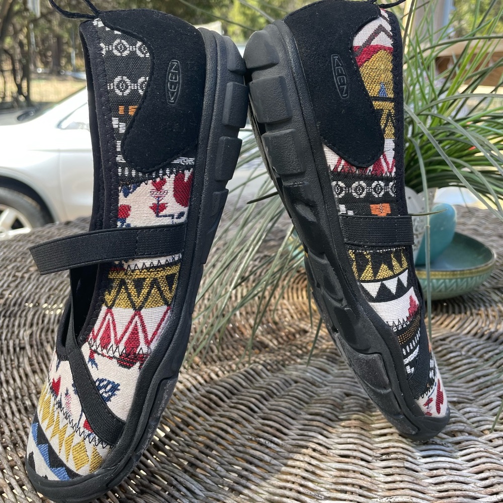 Keen Mary Janes Women size 11